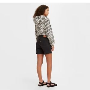 Levi’s 501 mid thigh short